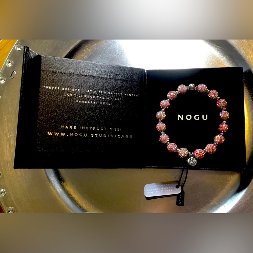 ๐ฉท๐ฉท NOGU Strawberry Kikiballa Crystal Bracelet ๐ฉท๐ฉท
